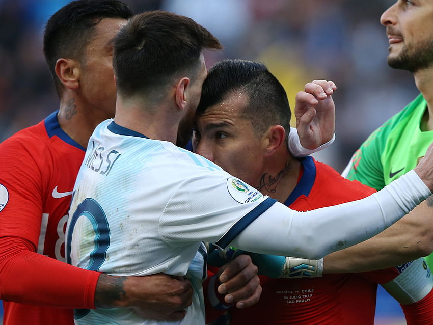 Gary Medel surprised by Lionel Messi's Copa America red card HD wallpaper