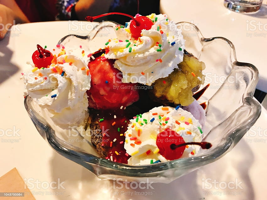 Variety And Yummy Ice Cream Sundae In Thailand Stock, ice cream sundae cookies and cream HD wallpaper