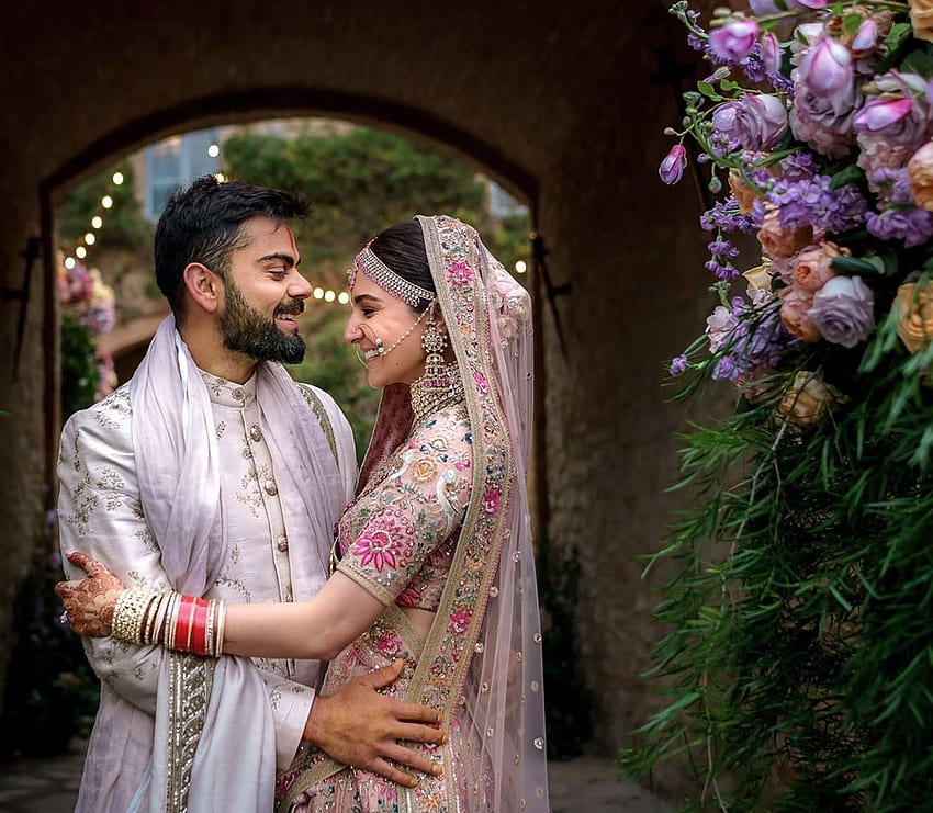 5 e video all'interno del matrimonio in Toscana di Anushka Sharma e Virat Kohli, virat kohli wedding Sfondo HD