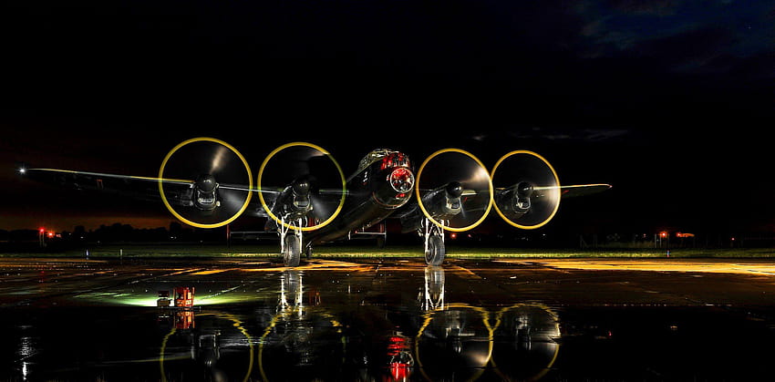 Avro Lancaster, Aviones, Bombardero, Reflejo, Pista, Noche fondo de pantalla