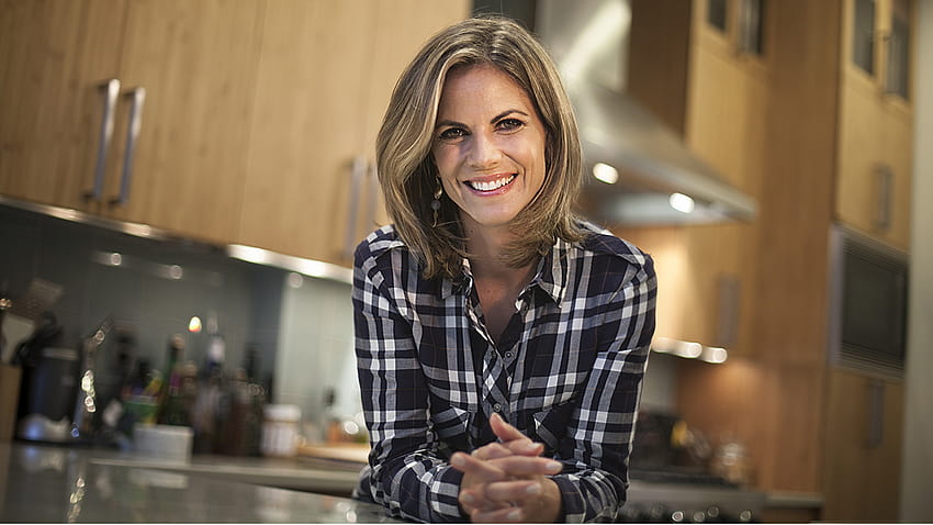 Natalie Morales welcomes you inside her New Jersey kitchen HD wallpaper