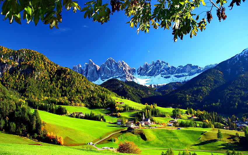 Aldeia pequena em Val Di Funes, Itália, italiano, alpes italianos papel de parede HD
