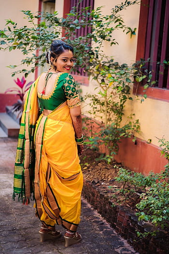 Nauvari Saree Photo Pose Ideas #nauvari #maharashrian - YouTube