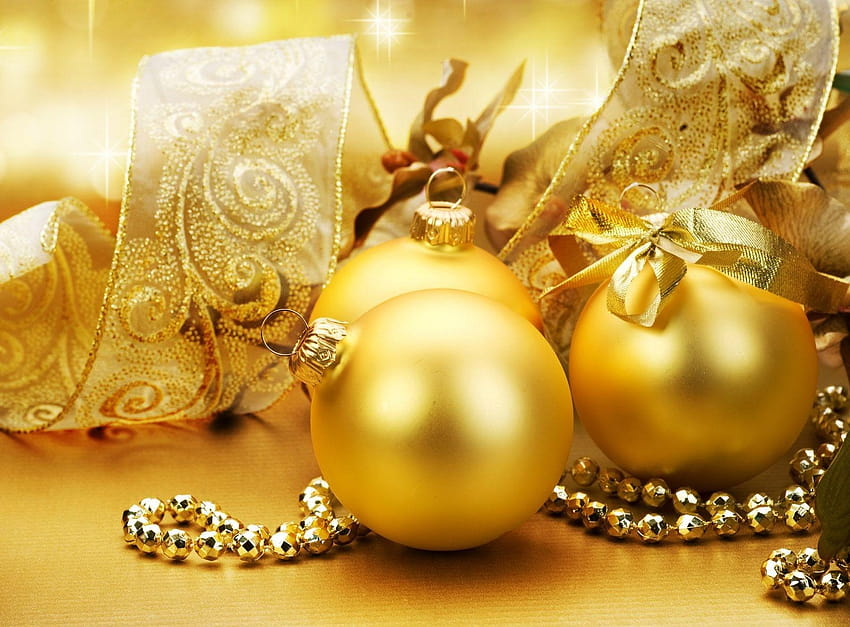 : christmas decorations, balloons, jewelry, gold, bow, ribbon, holiday, mood 1600x1180, gold ornaments HD wallpaper