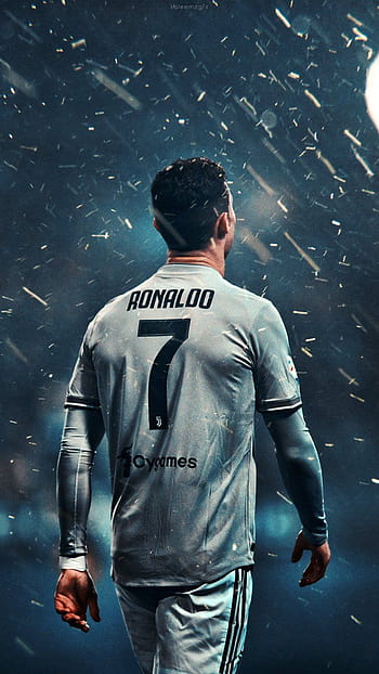 Đừng bỏ lỡ hình nền Ronaldo và chó đáng yêu. Với hình ảnh này, bạn sẽ hòa mình vào thế giới đáng yêu của chú chó và cầu thủ tài ba này.