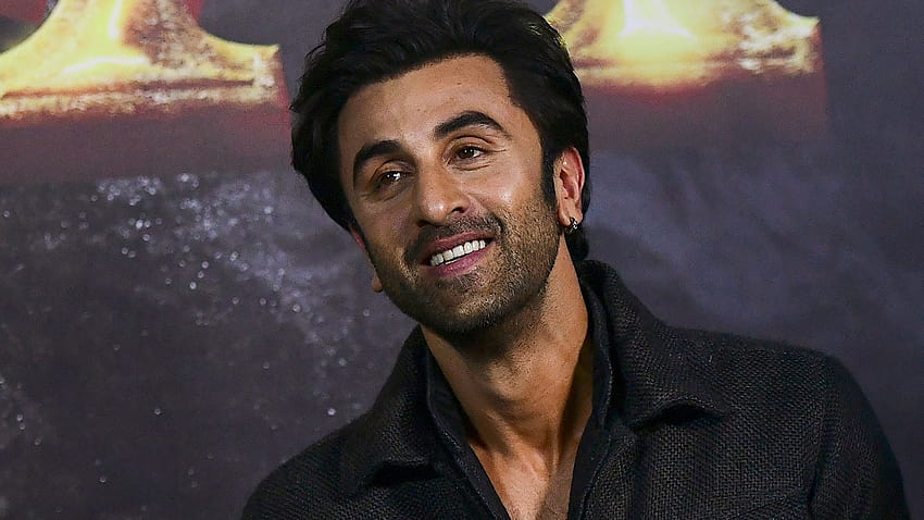 Ranbir Kapoor says he had to tap into his 'past' to get 'angst' for Shamshera HD wallpaper