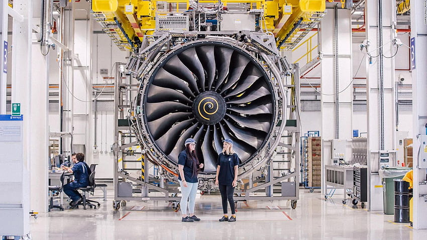 How an airplane engine gets made: Inside Rolls Royce Aerospace HD wallpaper