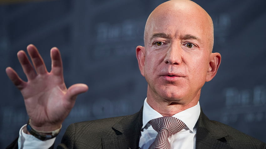 Bezos says Enquirer threatened to publish revealing pics, jeffrey bezos HD wallpaper