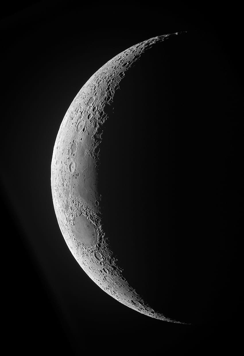 A waxing crescent moon in high resolution Poster Print HD phone wallpaper