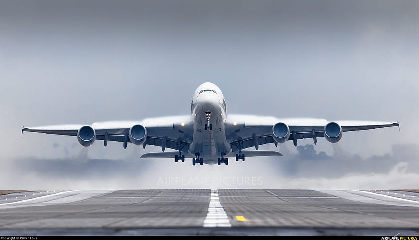 Airbus A380 HD wallpaper