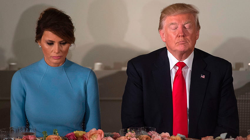 El matrimonio de Donald y Melania Trump en fondo de pantalla