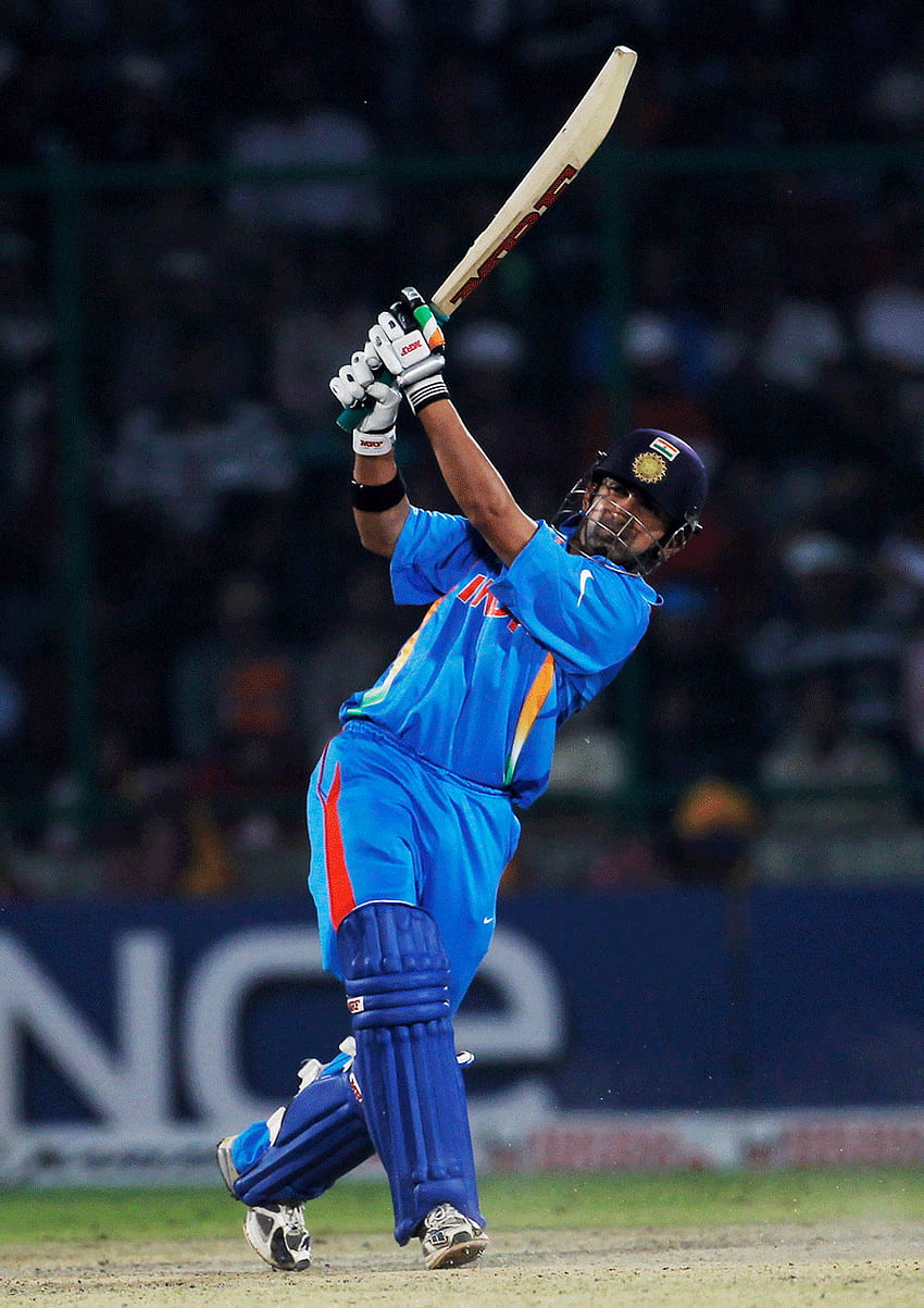 Gautam Gambhir играе Cricket Shot, играч на крикет HD тапет за телефон