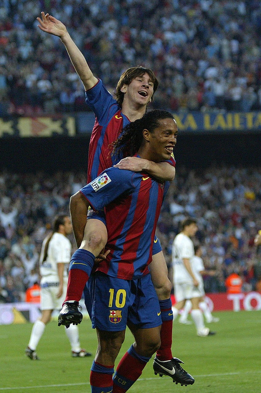 Messi And Ronaldinho, ronaldinho iphone HD phone wallpaper