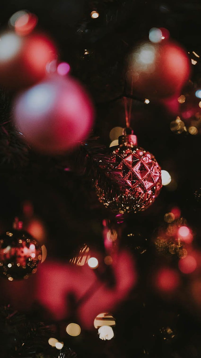 55 idee ispiratrici per l'illuminazione natalizia da provare per la tua casa, estetica rossa natalizia Sfondo del telefono HD