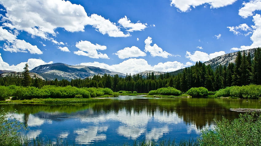 letnie obłoki niebu zieleń jeziorach mountain, summer in the mountains Tapeta HD