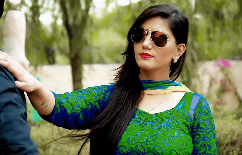 Il controverso vincitore di Bigg Boss e popolare cantante Haryanvi e Sapna Choudhary Sfondo HD