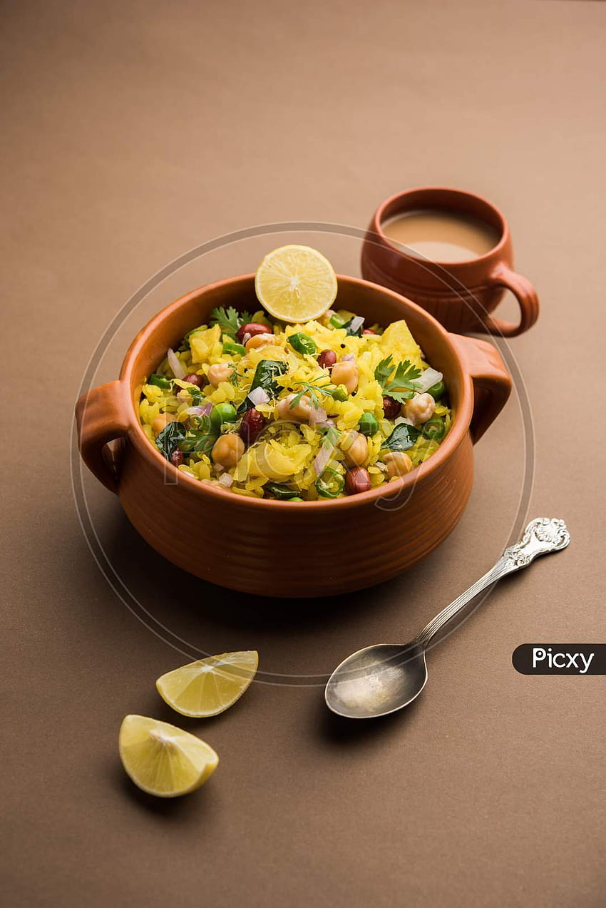 Chana Poha 또는 Chickpea Pohe는 인도에서 온 단백질이 풍부한 아침 식사 레시피입니다. HD 전화 배경 화면