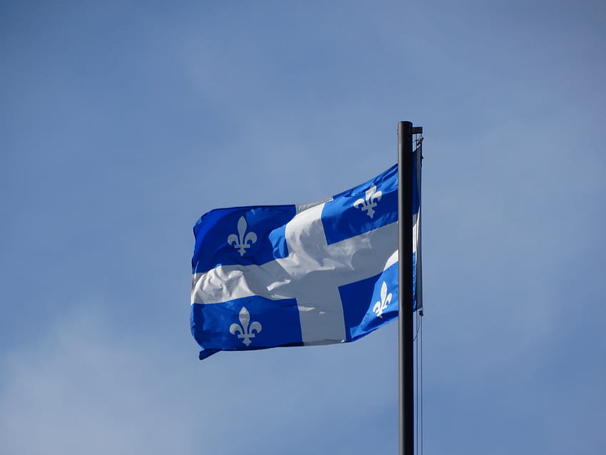 Fichier:Flag In The Wild Québec, drapeau du Québec Fond d'écran HD