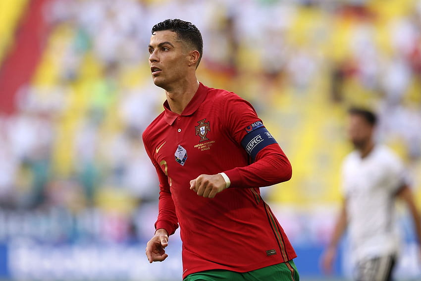 Is Cristiano Ronaldo playing for Portugal against Turkey tonight?, cristiano ronaldo portugal 2022 HD wallpaper