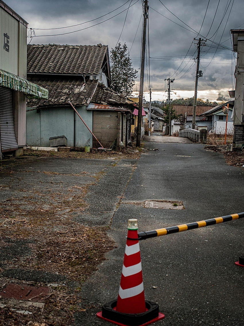 Eerie of Fukushima's Ghost Towns HD phone wallpaper