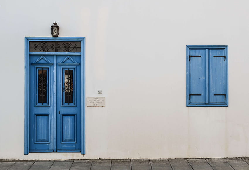 503228 建築, 青, キプロス, ドア, エントランス, 家, 古い, パラリムニ, 通り, 伝統的です, 壁, 白, 窓, 木製, 古いドア 高画質の壁紙