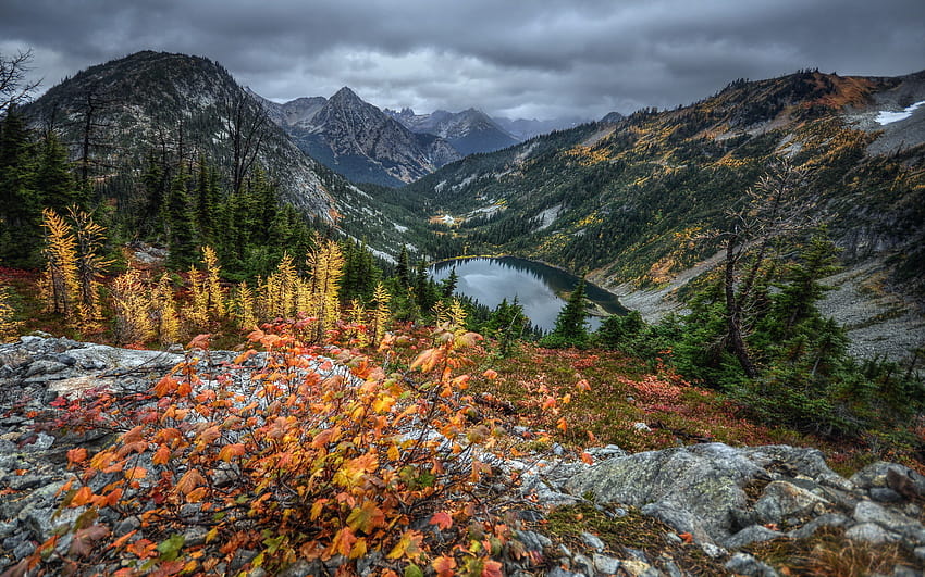 fall mountain scenery wallpaper