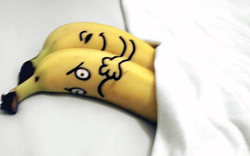 Śmieszna bananowa romantyczna para w łóżkach tła, śliczny banan Tapeta HD