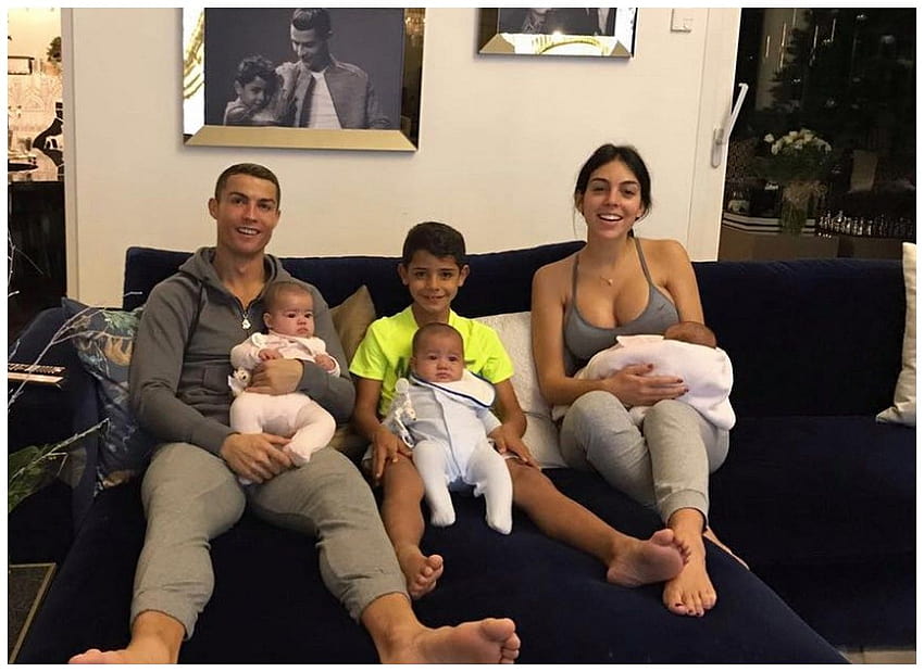 Cristiano Ronaldo Family , Profile And Biography HD wallpaper
