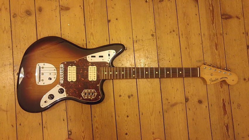 Fender Jaguar Classic Player HH. Prístino. Con softcase fender y case candy fondo de pantalla