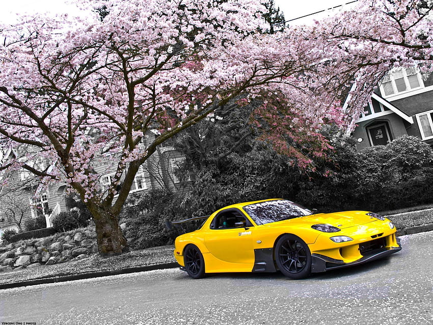 Жълта Mazda RX7 HD тапет