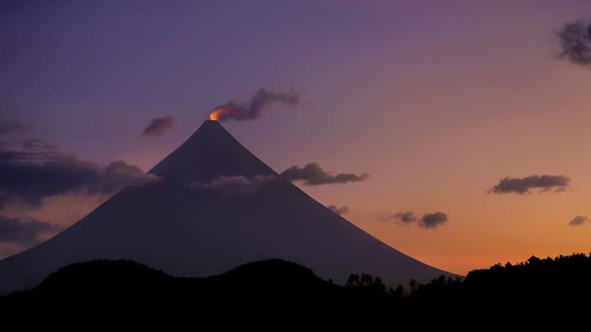 Smoke from the crater of Mount Mayon, Philippines Ultra, mayon volcano HD wallpaper