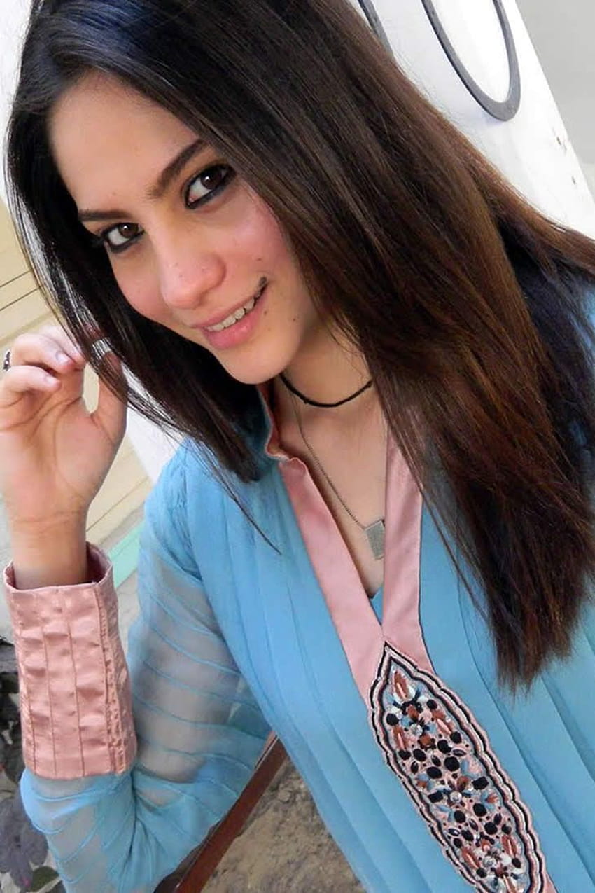 Neelam Muneer called up for Bollywood Movie HD phone wallpaper