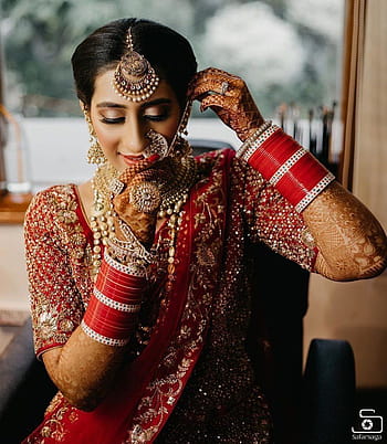 7 Fun Poses to Capture That Bridal Mehendi Design | by Weddingz.in | Medium