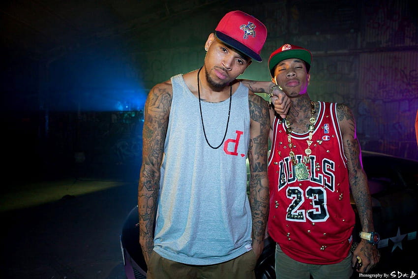 Chris Brown x Tyga – Ayo HD 월페이퍼