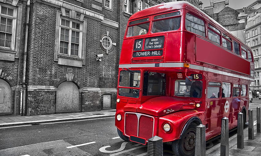 象徴的なロンドンの赤いバスの壁画 英国、 高画質の壁紙