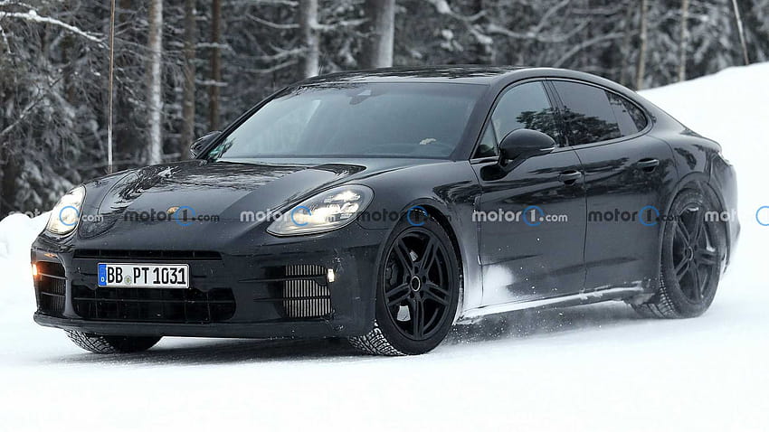 Porsche Panamera Refresh Spied Again, This Time Testing In Snow, porche panamera 2022 HD wallpaper