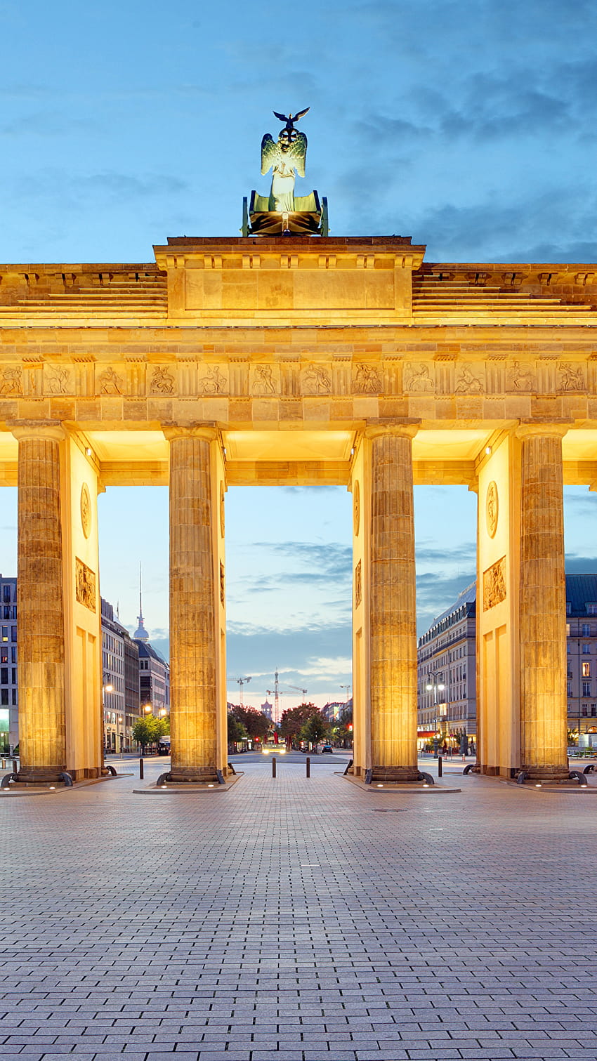 Città Berlino Germania Piazza della città Porta di Brandeburgo 1080x1920 Sfondo del telefono HD