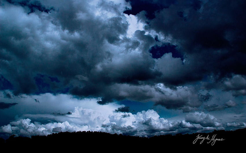 Pochmurne nocne niebo Tapeta HD