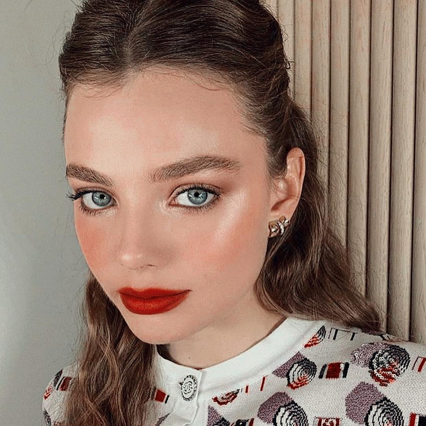 kristine froseth with psd HD phone wallpaper
