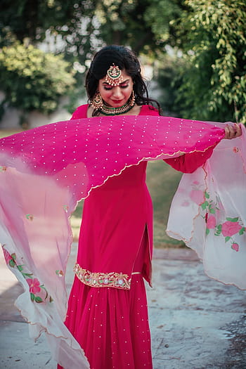 How to pose in Salwar Suit | Fashion poses, Fashion photography poses, Girl  photography poses