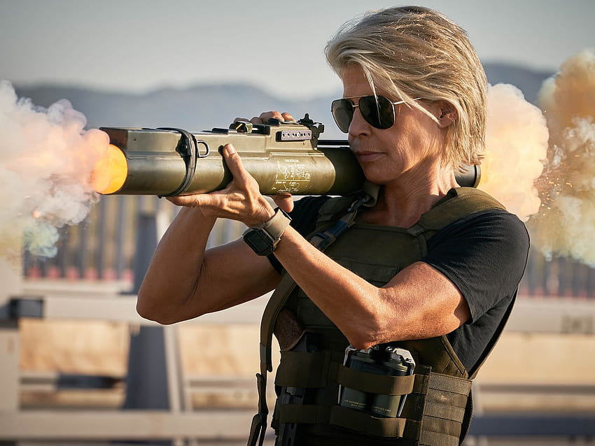 Linda Hamilton memiliki satu keluhan dengan Sarah Connor di Terminator: Dark Fate, bazooka wanita Wallpaper HD