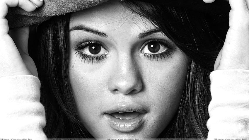 Selena Gomez Black N White Face Closeup N Open Mouth, women face black white HD wallpaper