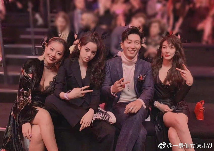 weibo go: Ouyang Nana was too cool when she attended Victoria's, nana ou yang HD wallpaper