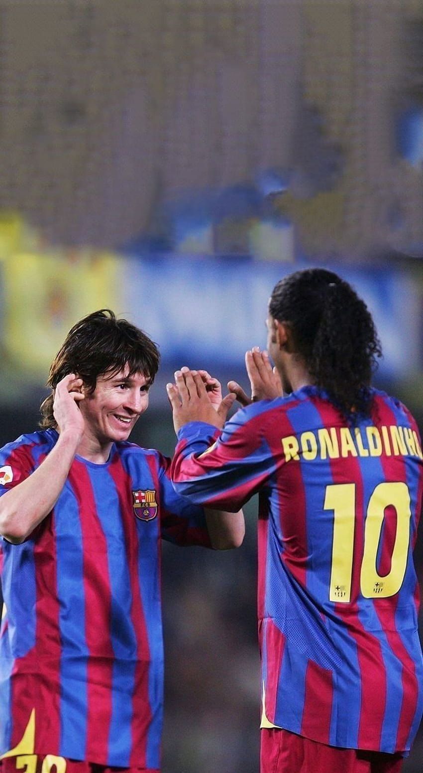 Lionel Messi e Ronaldinho, messi vintage Sfondo del telefono HD