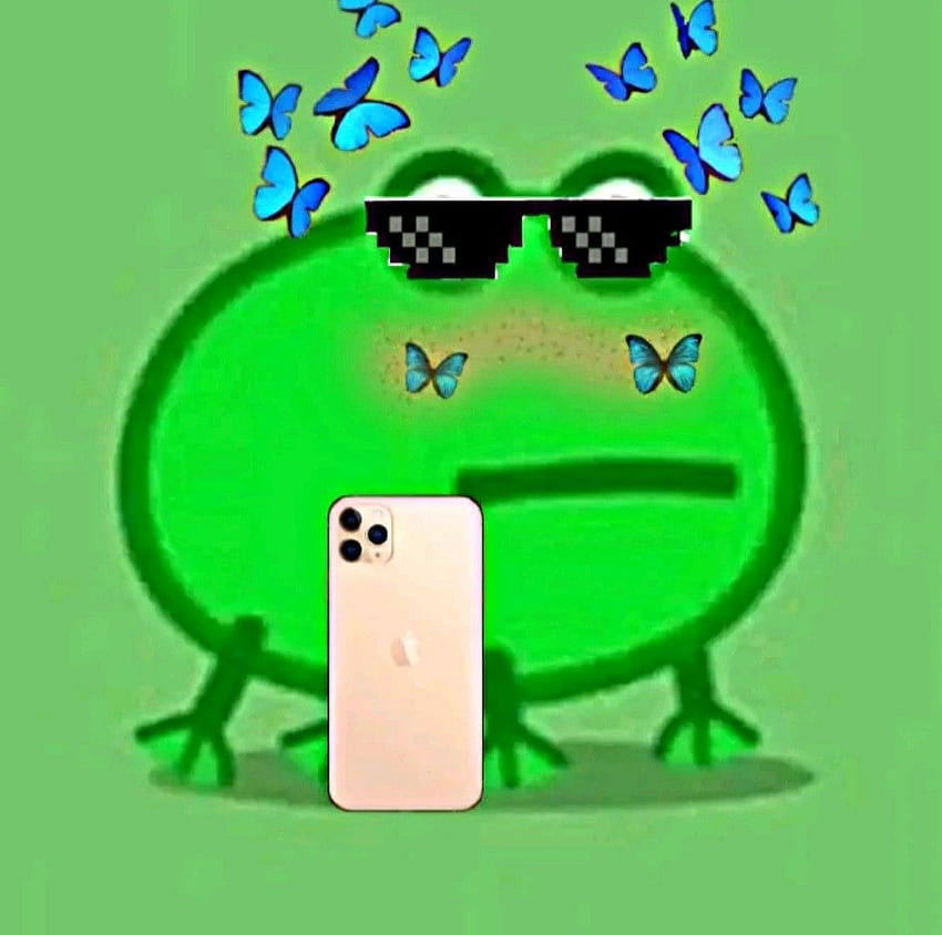 batman froggie  Frog meme, Frog pictures, Peppa pig funny
