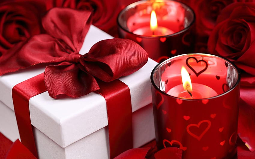 กุหลาบ ของขวัญ เทียน หัวใจ วันวาเลนไทน์ ความรัก กุหลาบและเทียนคริสต์มาสสีแดง วอลล์เปเปอร์ HD