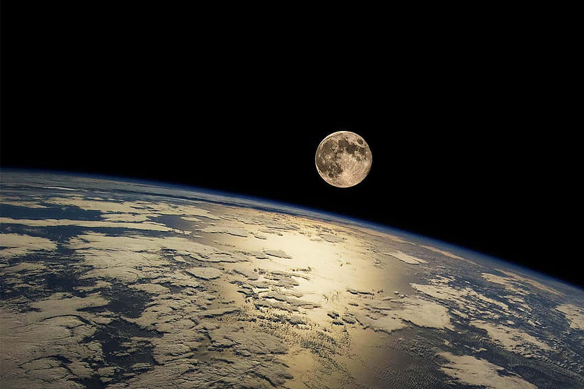 How many moons does Earth have? HD wallpaper
