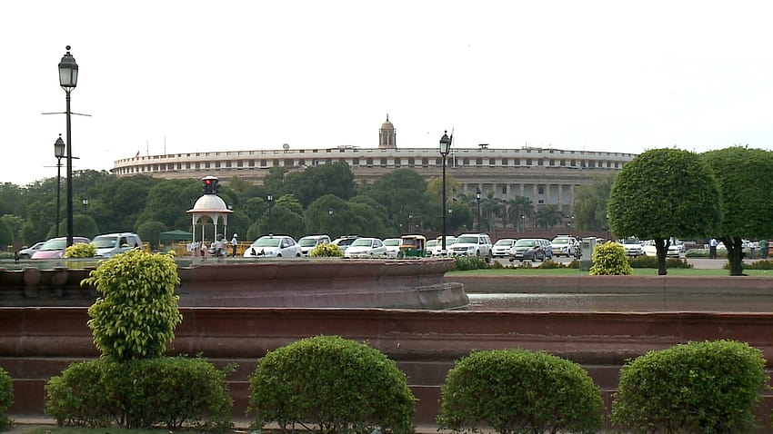 インド、ニューデリーの国会議事堂を公園から見た · ストックビデオ 高画質の壁紙