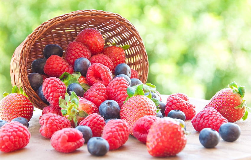 berries, raspberry, blueberries, strawberry, basket, fresh, strawberry, blueberry, berries, raspberry , section еда, blueberries and strawberries HD wallpaper