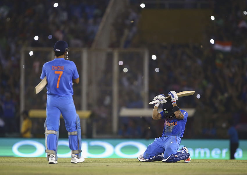 Virat Kohli が T20 ワールド カップ準々決勝、インド対オーストラリアでインドをオーストラリアに勝利に導く 高画質の壁紙